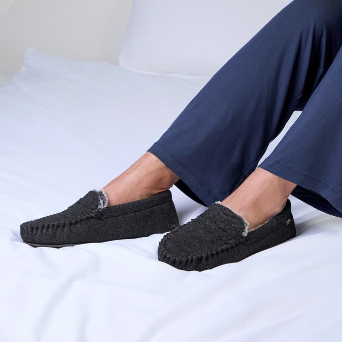 totes toasties® Mens Soft Herringbone Moccasin Slipper Charcoal
